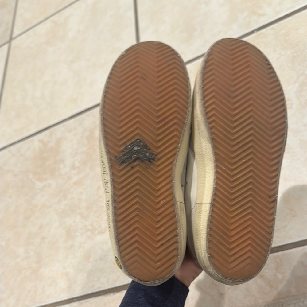 Golden Goose White Velcro Sneakers Classic Comfort - Picture 4 of 4